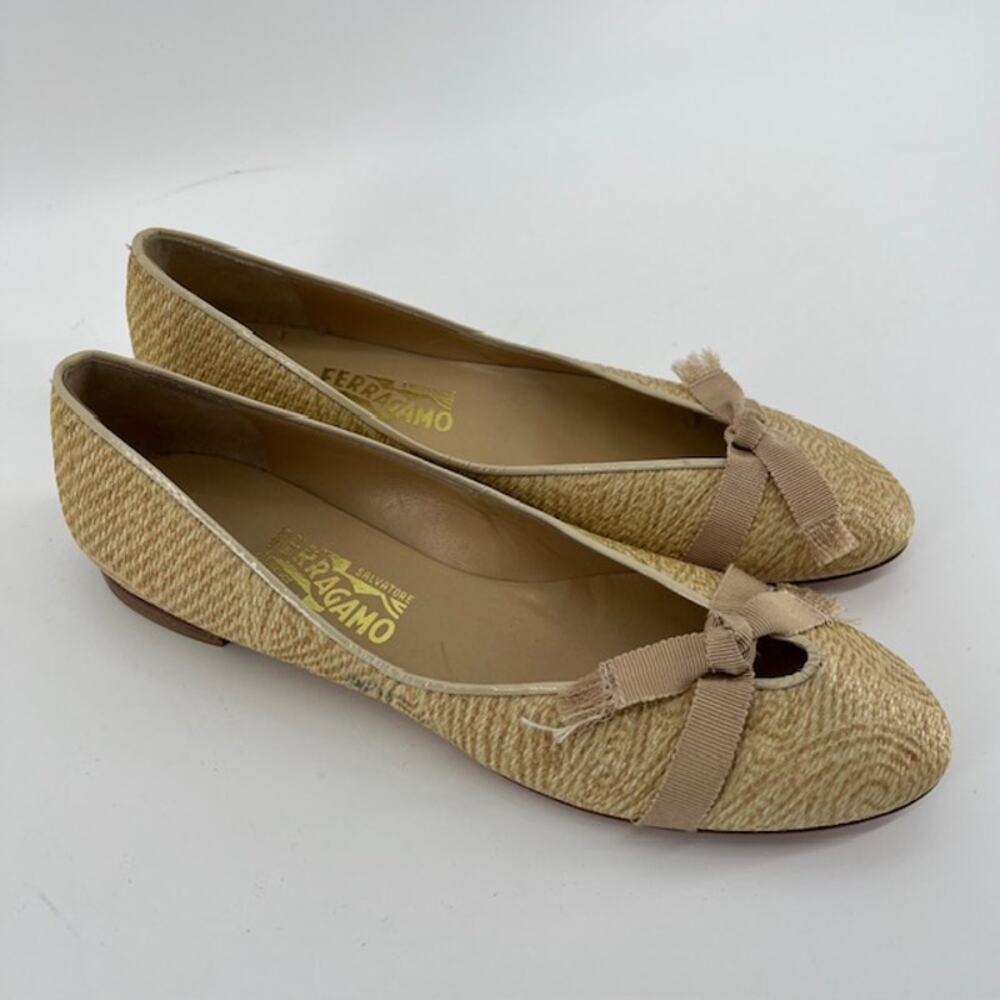 Salvatore Ferragamo Woven Raffia Ballet Flats Womens 10B Bow Italy Quiet Luxury